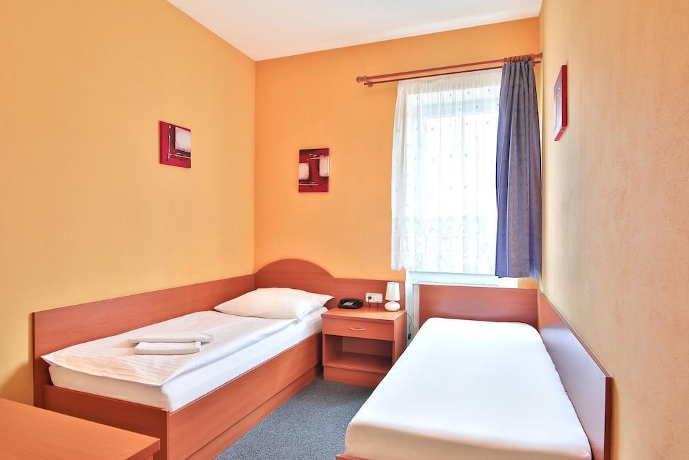 Attic Hotel Prag Eksteriør billede